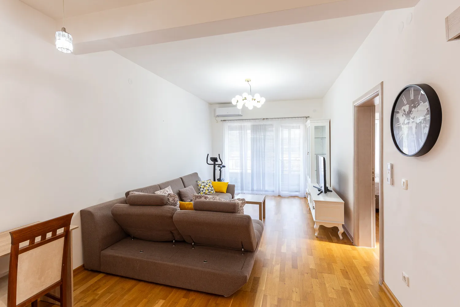 На продажу квартира в Будве с видом на город